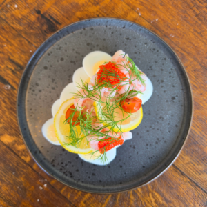Luksus smørrebrød med æg og rejer fra Njordkøkken