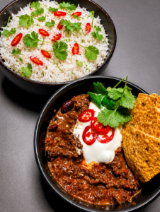 Chili con carne med basmatiris og cremefraiche fra Njordkøkken